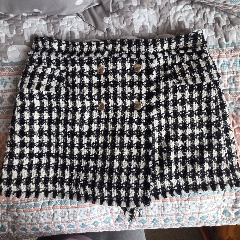 House of Harlow 1960 Black and White Tweed Skort